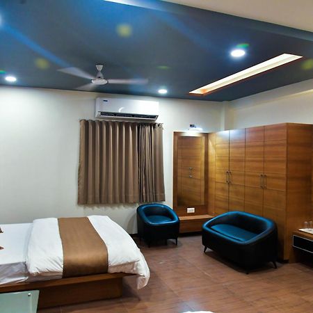 Hotel Ashooka Inn Gandhinagar Ngoại thất bức ảnh