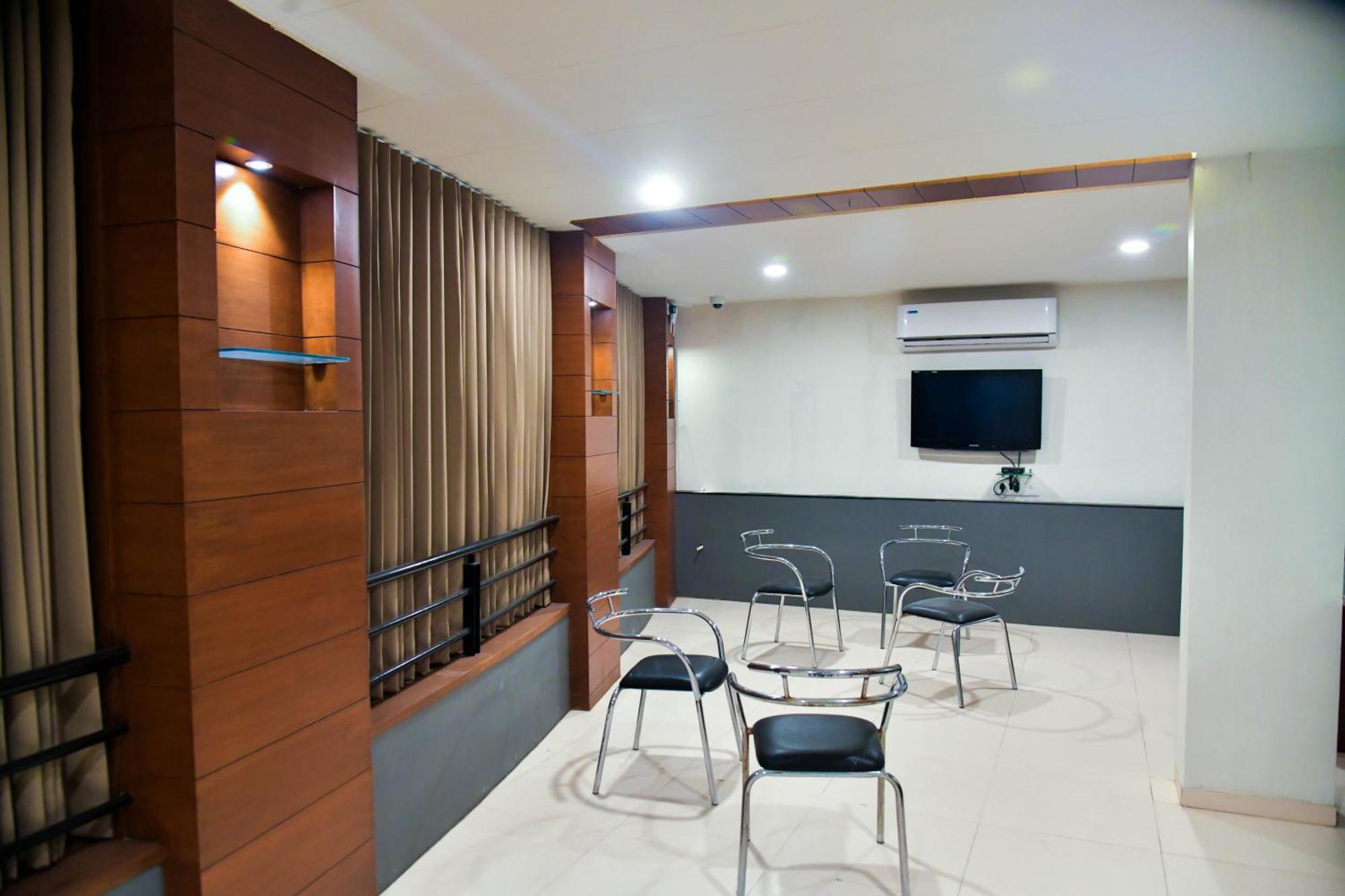 Hotel Ashooka Inn Gandhinagar Ngoại thất bức ảnh