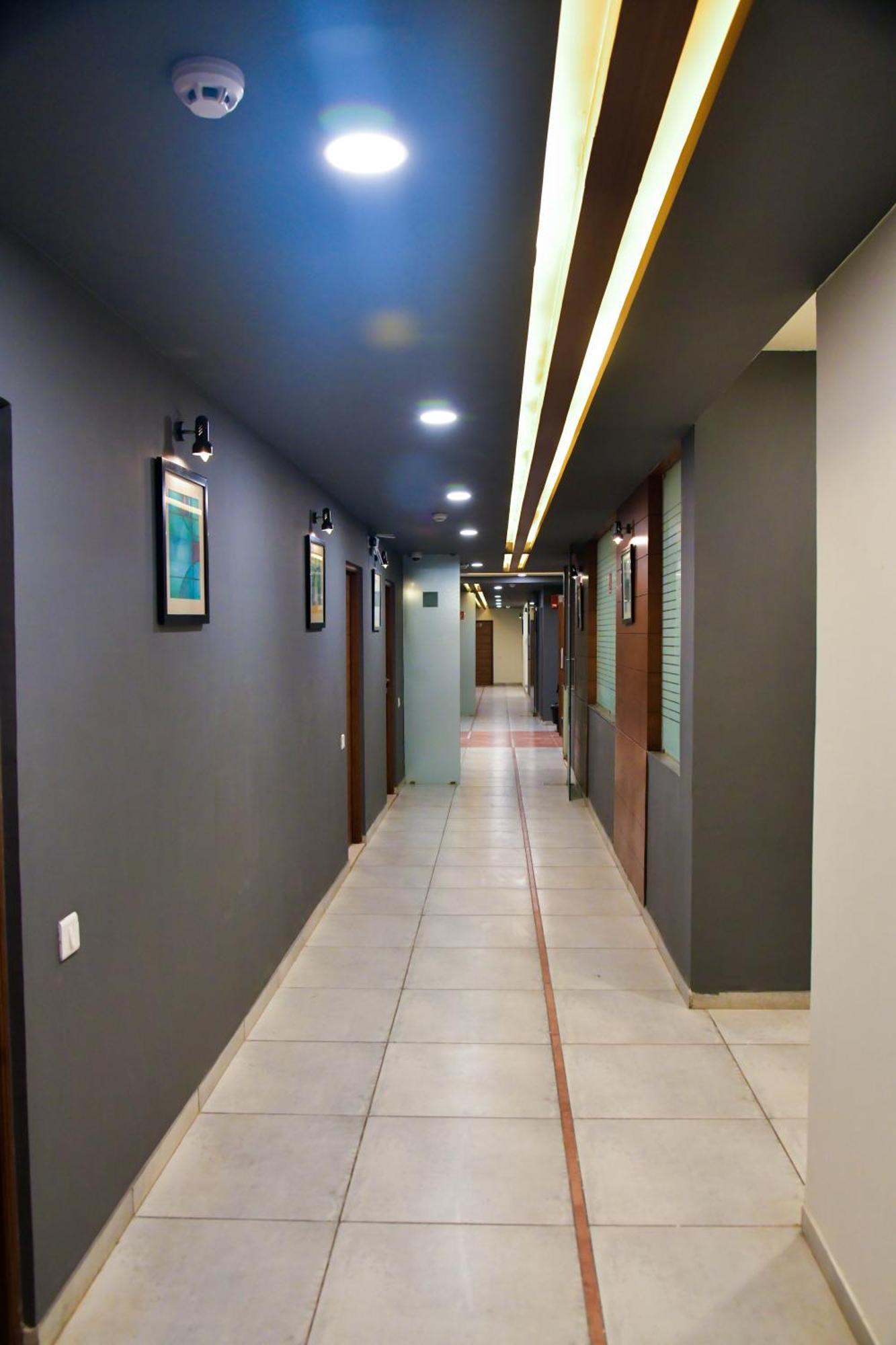 Hotel Ashooka Inn Gandhinagar Ngoại thất bức ảnh