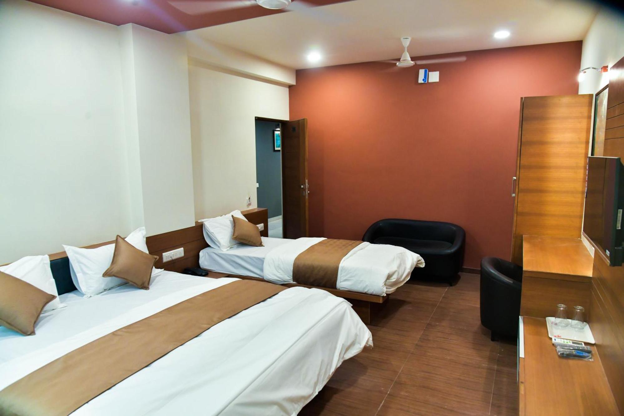 Hotel Ashooka Inn Gandhinagar Ngoại thất bức ảnh