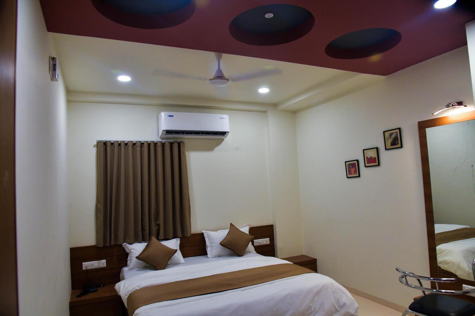 Hotel Ashooka Inn Gandhinagar Ngoại thất bức ảnh