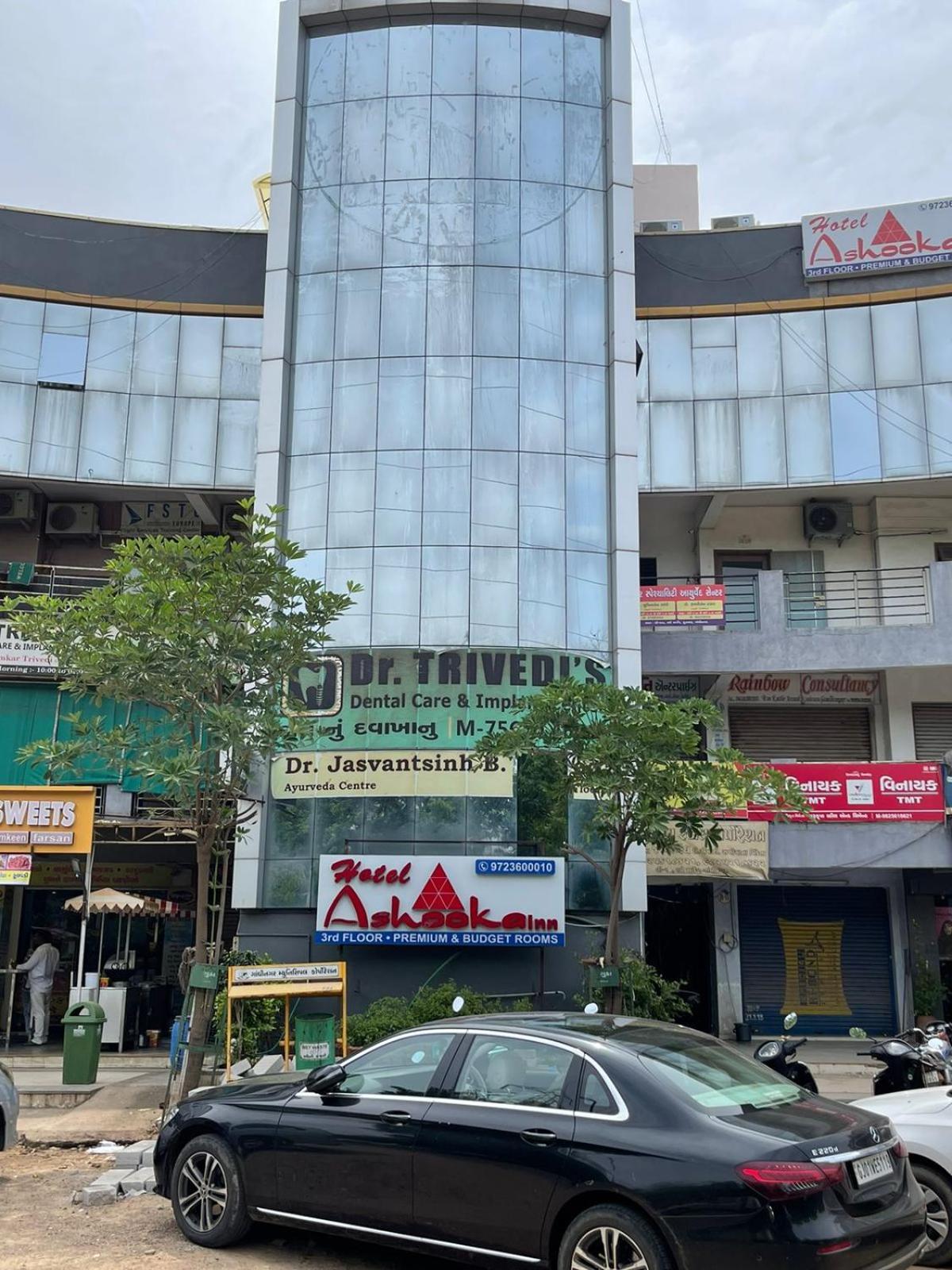 Hotel Ashooka Inn Gandhinagar Ngoại thất bức ảnh