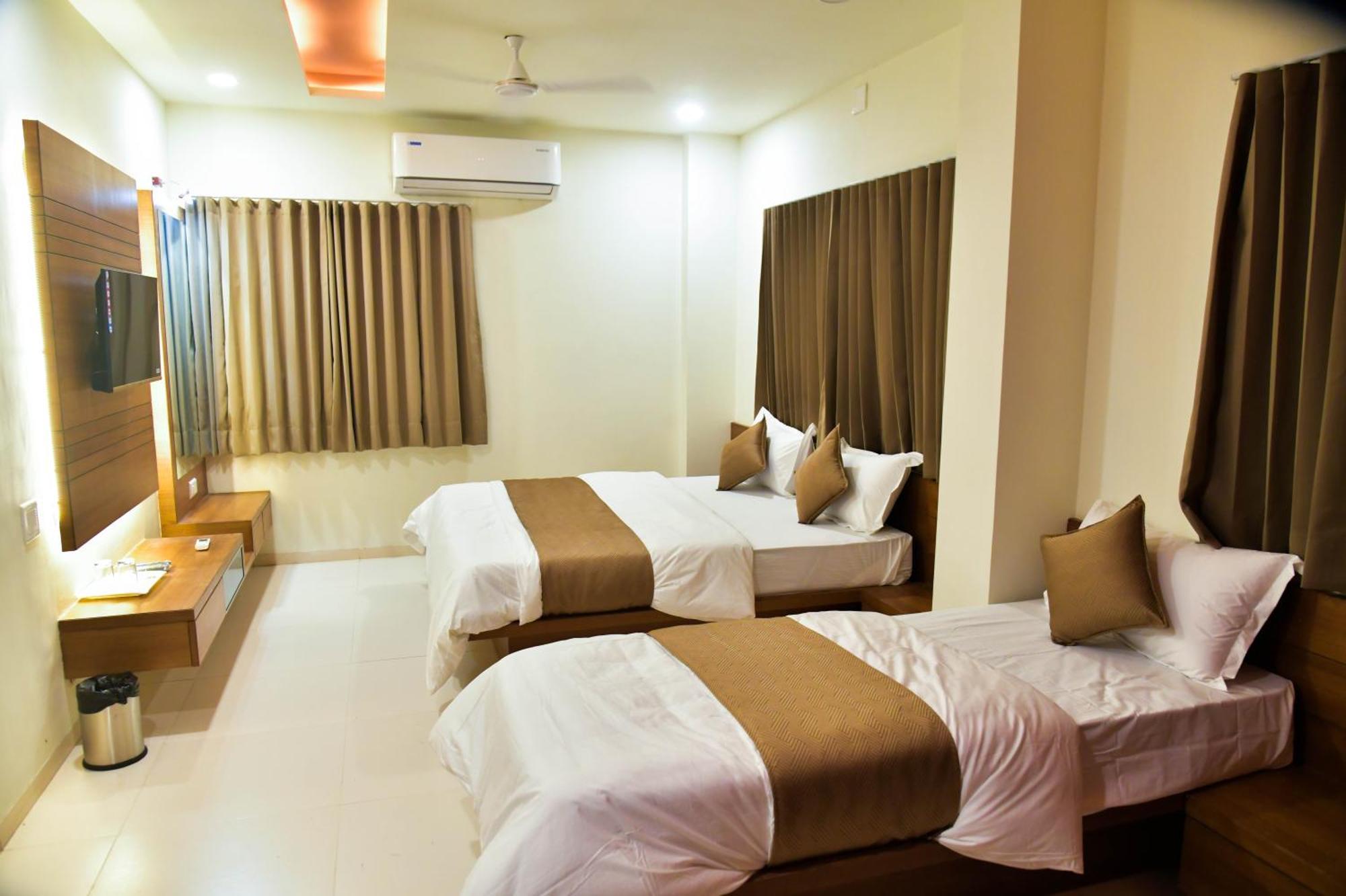 Hotel Ashooka Inn Gandhinagar Ngoại thất bức ảnh