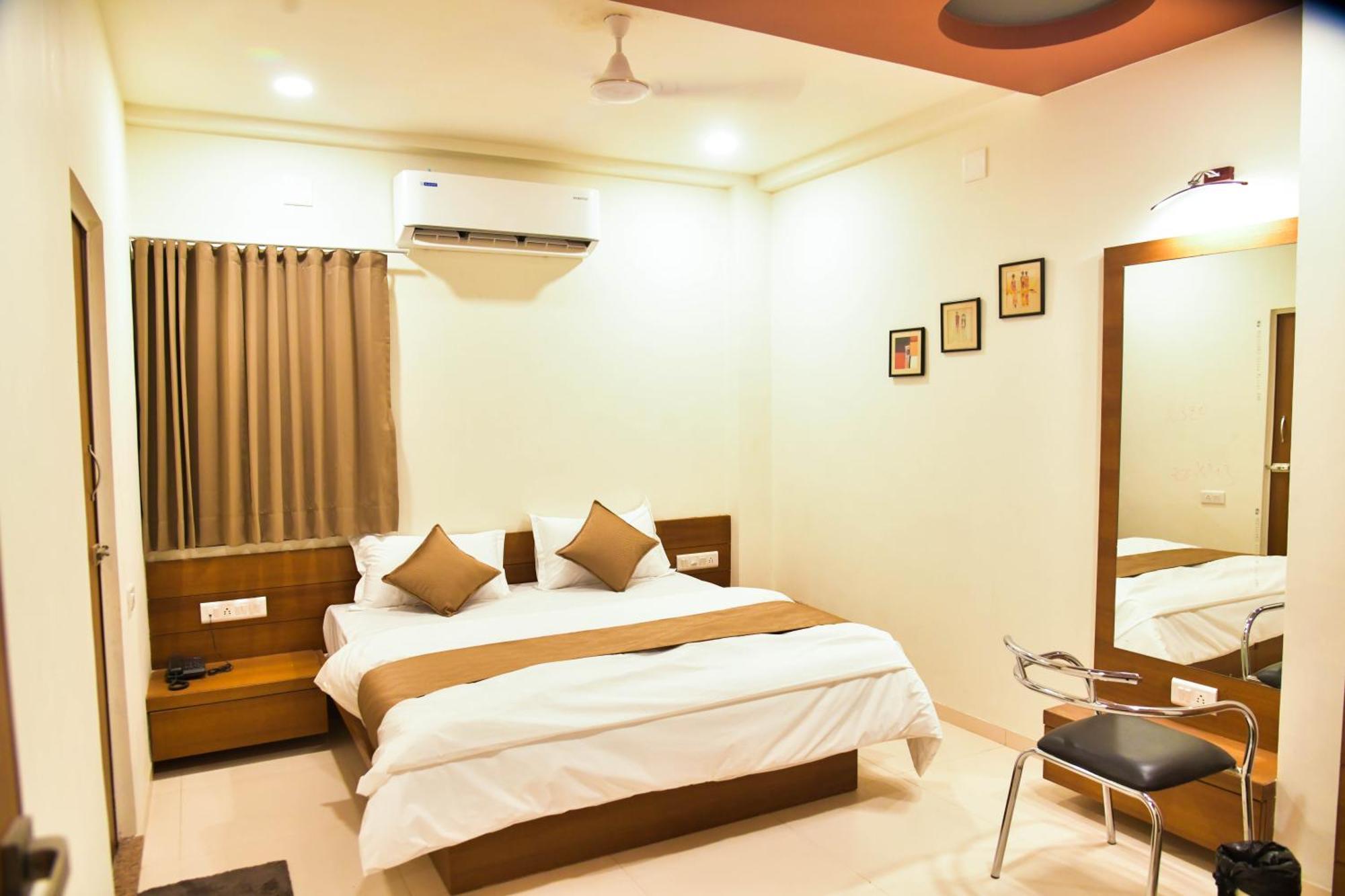 Hotel Ashooka Inn Gandhinagar Ngoại thất bức ảnh